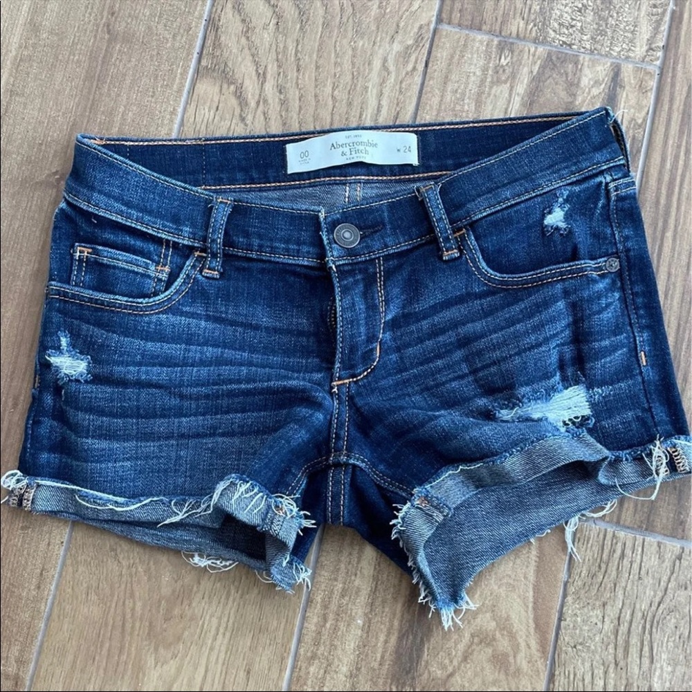 ABERCROMBIE & FITCH Jean shorts size 00